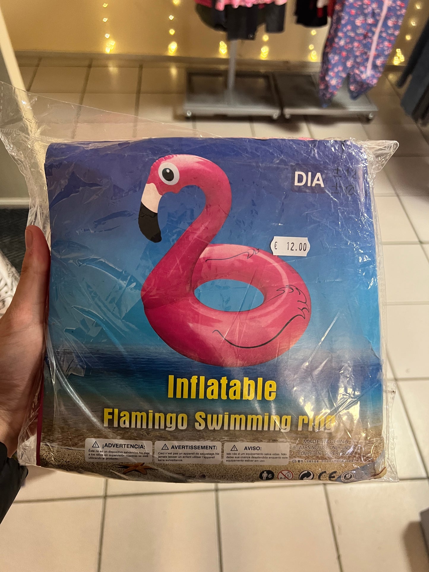 Kohe olemas! Flamingo täispuhutav rõngas