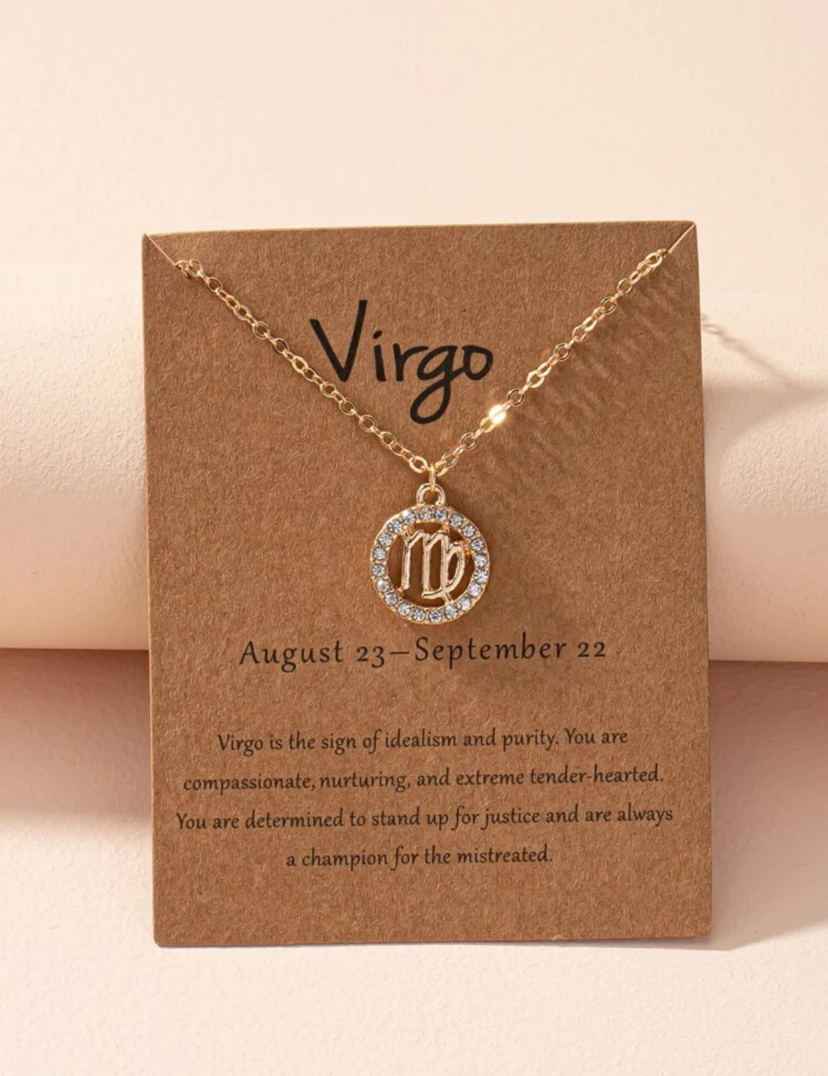 Tähtkujuga kaelakee, erinevad