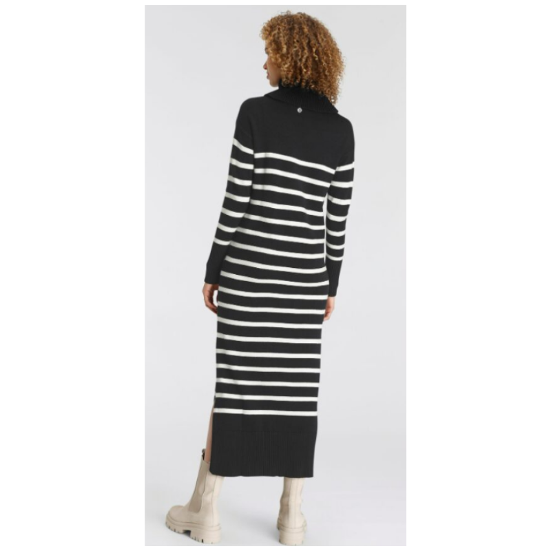 Kootud pikk kleit firmalt Tamaris